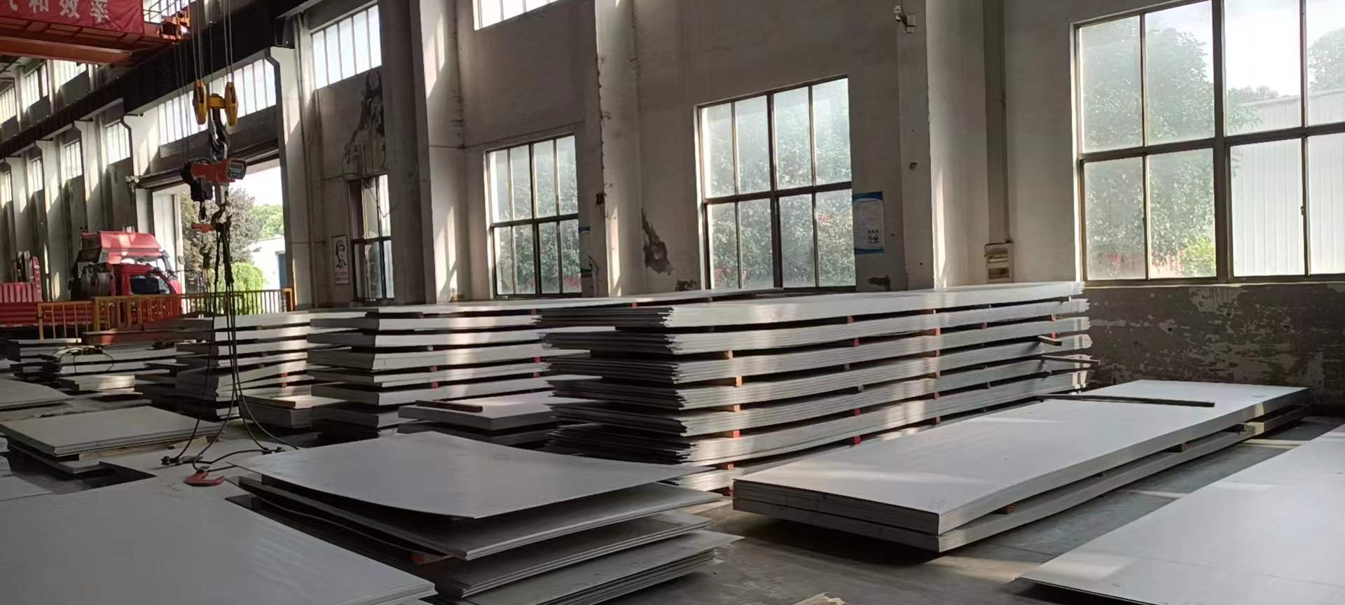 304L不鏽鋼熱軋闆